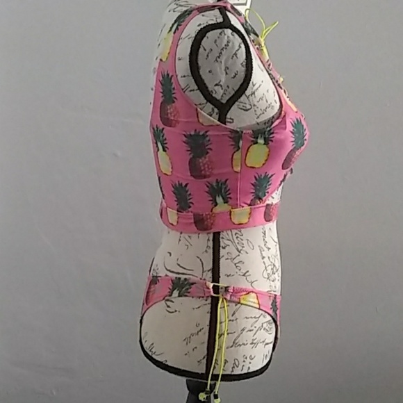 Bikini - Picture 3 of 7